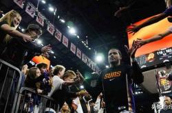 太阳队惊喜現(xiàn)身(shēn)，为傑(jié)倫(lún)·格林举办高中球衣退役仪式