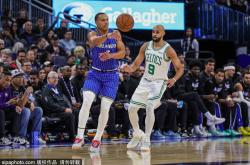 波士頓(dùn)凱(kǎi)爾(ěr)特人五连胜迎战密爾(ěr)沃(wò)基雄鹿