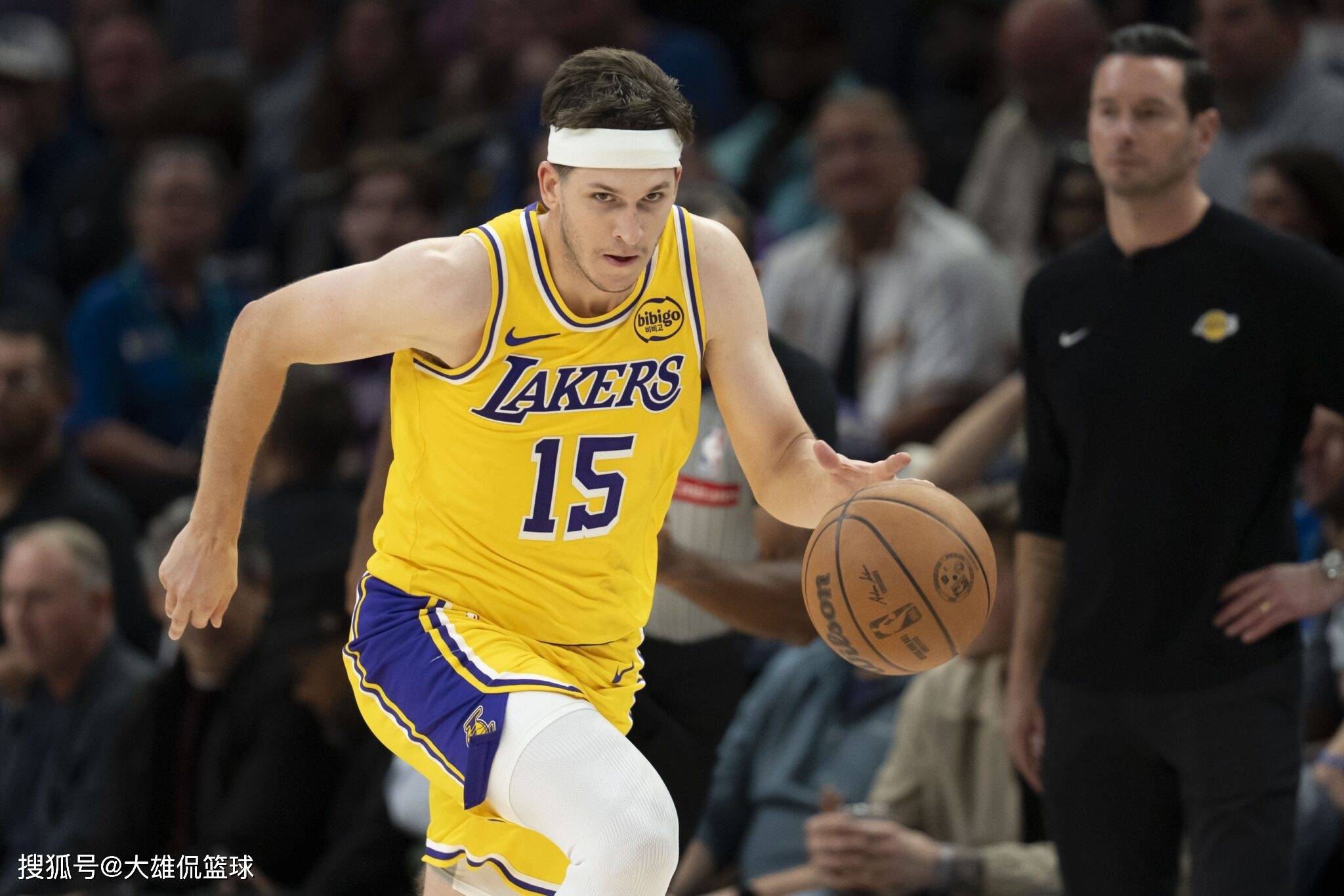 前NBA球员提议湖人让詹姆斯当三当家，里夫斯数据比老詹还要好