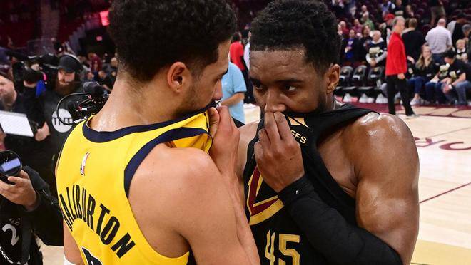 骑士队米切尔：泰瑞斯·哈利伯顿受伤让我感到震惊