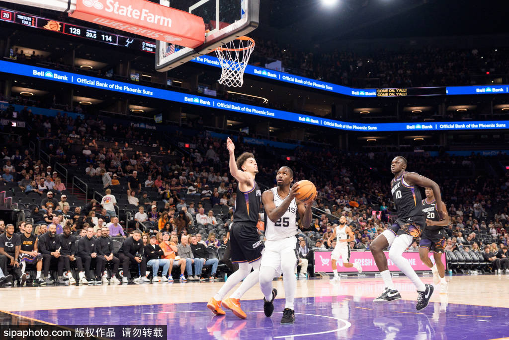 圣安东尼奥马刺主场迎战新奥尔良鹈鹕，力争五连胜