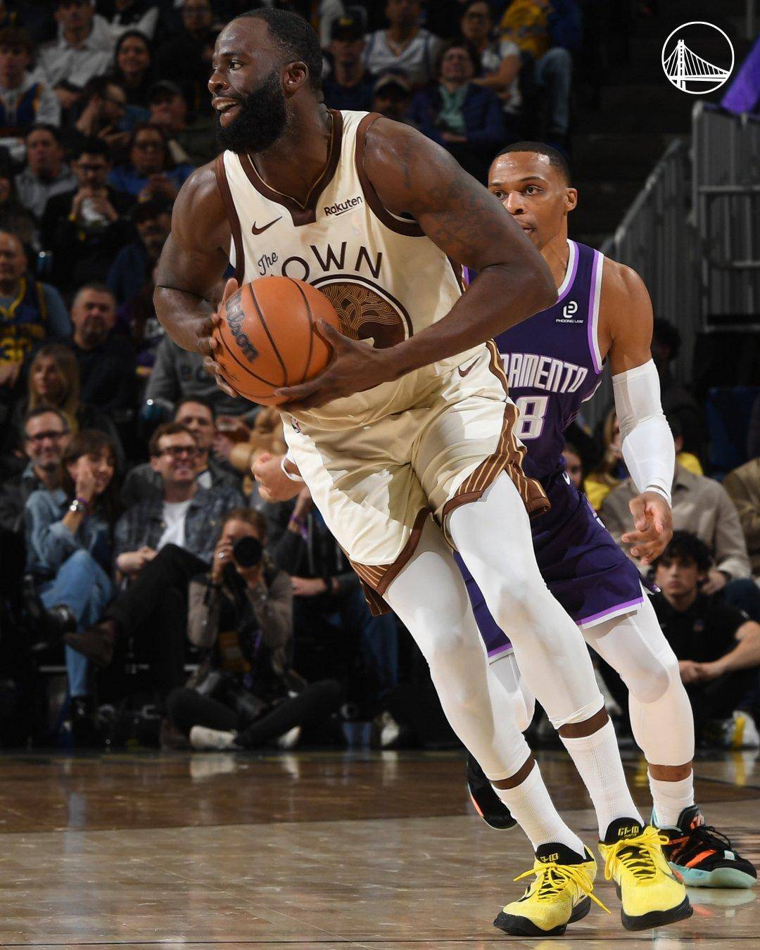 库里27+10+2盖帽+6记3分创NBA神迹，勇士完胜国王创纪录！威少13+7